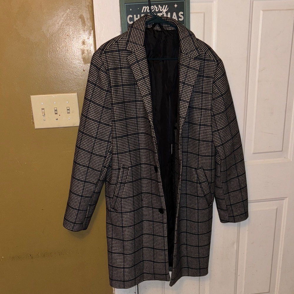 Old Navy Men's Black and White Plaid Trench Coat